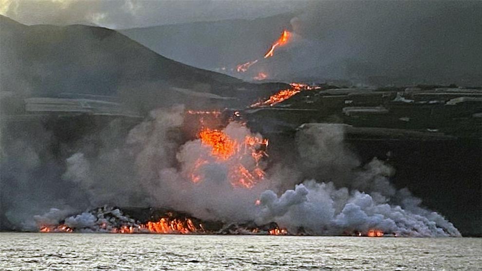 Caída de lava al mar - La Palma 1