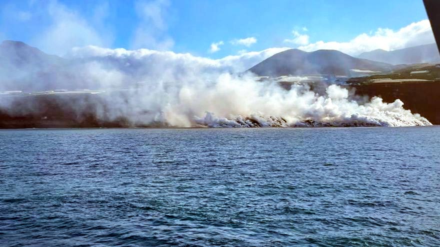 Caída de lava al mar - La Palma 3