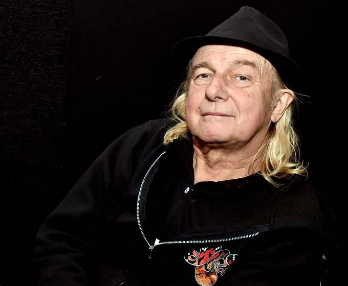 Fallece Alan White, el baterista de Yes